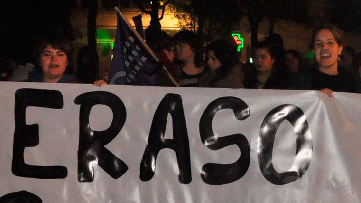 Dozenaka hernaniar kontzentratu ziren atzo, indarkeria sexistaren kontra eta azken erasoa salatzeko