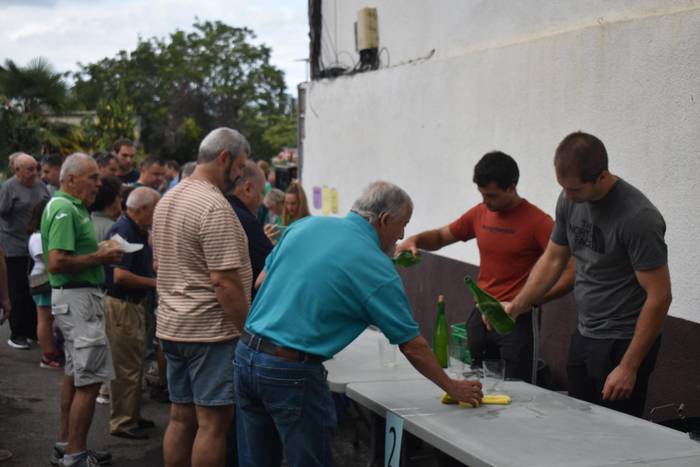 Egun osoko egitarauarekin, ostiralean ospatuko dituzte Santio Mendiko Jaiak