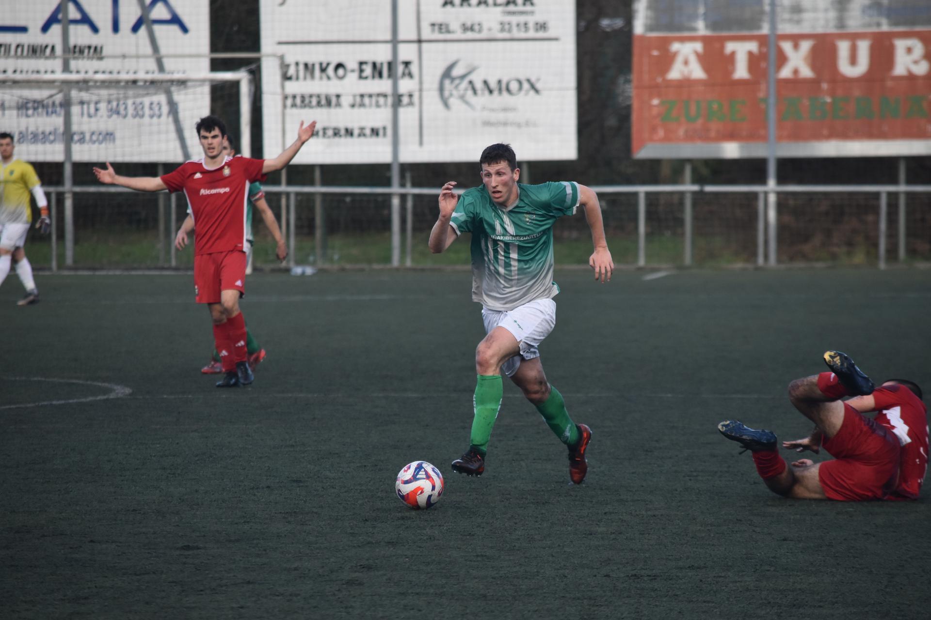 Zubipen jokatuko dute gaur Hernaniko bi futbol talde nagusiek