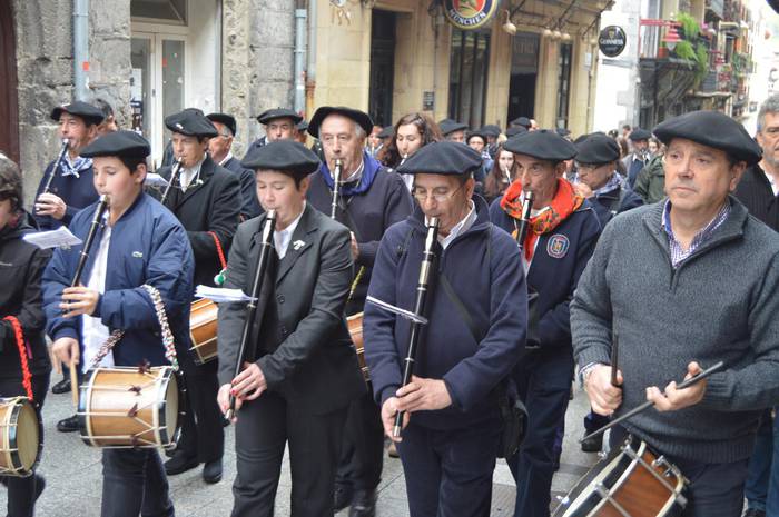 Euskal Herriko txistulariek girotu dute herria