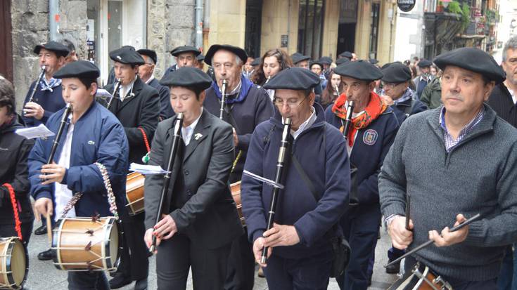 Euskal Herriko txistulariek girotu dute herria
