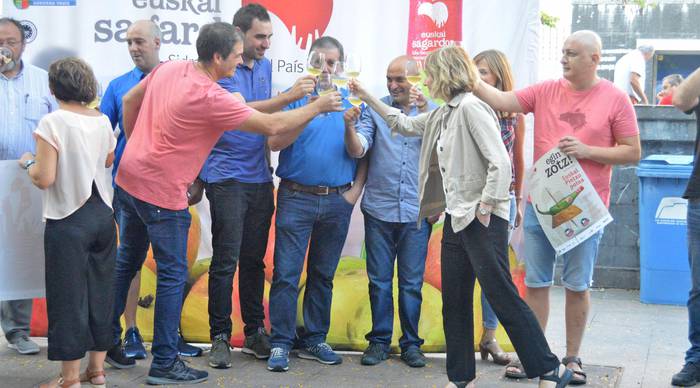 Sagarrak eta sagardoak hartuko dute herria, gaurtik hasita