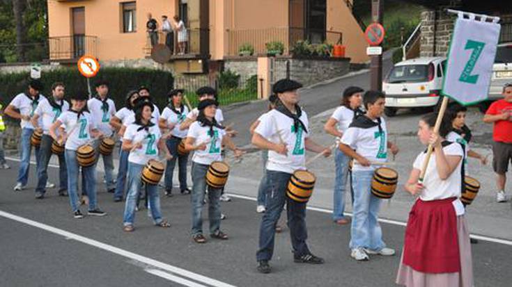 Danborradaren himno berria festaren aurreneko egunean