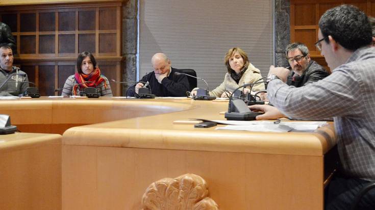 Uholdeen batzordearen eraketa eta  kontsultaren ordenantzaren aldaketa, onartuta