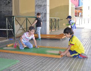 Earki haziko ziren dagoeneko gaztetxo hauek...