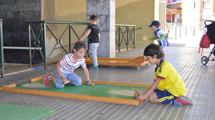 Earki haziko ziren dagoeneko gaztetxo hauek...