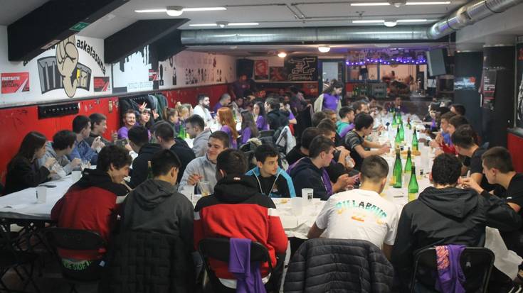 19garren urteurreneko ospakizunetan murgildu da Kontrakantxa gaztetxea