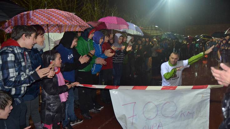 Salillasek 700 kilometro osatu zituenekoa