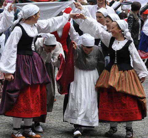 Dantzan jarriko du Hernani aste osoko festak