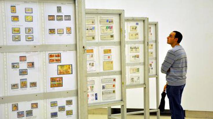 Erakusketa filatelikoa dago Biterin eta Euskal Jaietako seilu-marka ikusgai da