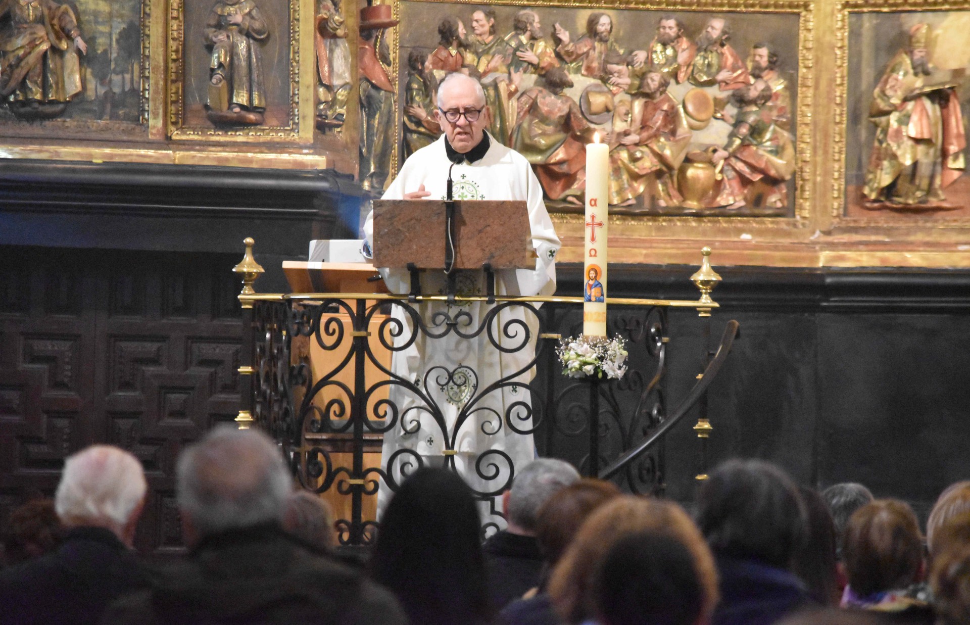 Jesusen piztuera ospatuz, atzo bukatu zituzten Aste Santuko elizkizunak bailaran