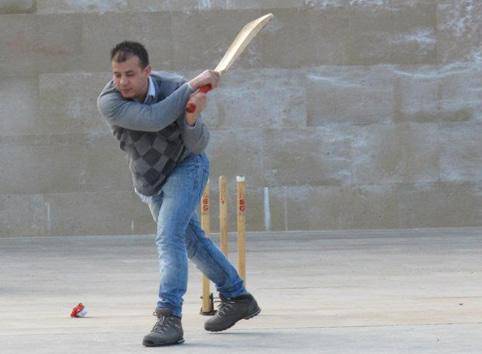 Cricketean ikasi eta euskaraz aritzeko aukera gaur,  Gabriel Zelaian