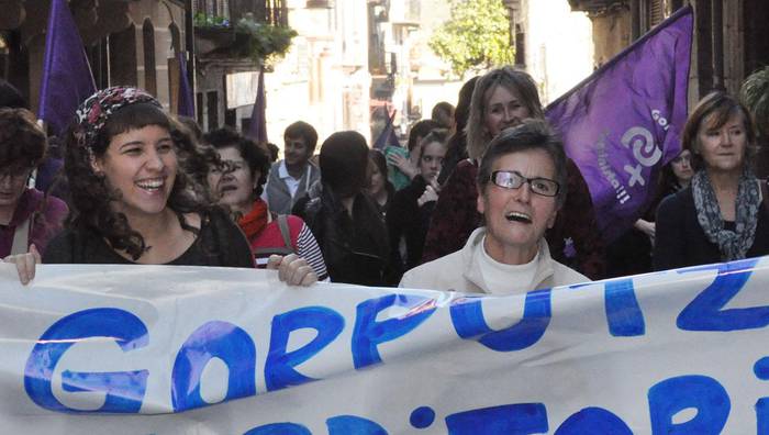 Abortoaren legearen kontrako oihuak, Emakumeen Eguneko aldarrikapenean