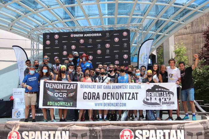 Denontzat taldeko kirolari ugarik parte hartu zuten Andorrako Spartan proban