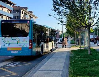 «Kezka eta haserrea sortzen du herritar askok autobus zerbitzuarekin egunero bizi duten egoerak»
