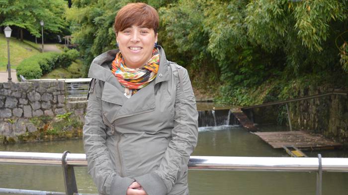 «Damban, bi neska gara talde buru, gaur egun ia ez dago horrelako talderik hemen»