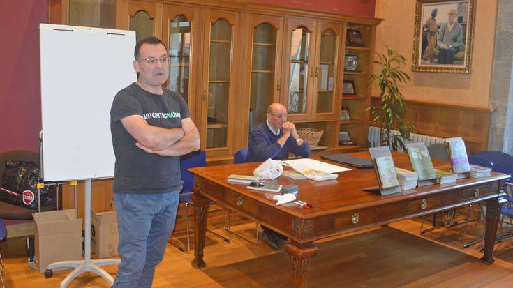 ‘Landareak lantzen’ liburuaren berri primizian, astigartarrek
