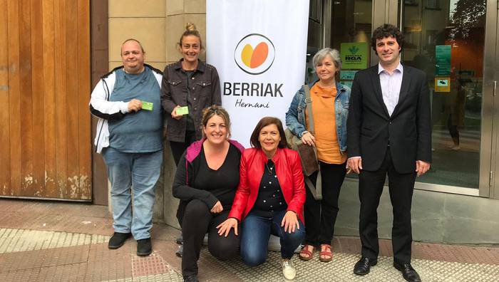 Iruretagoyena eta Escuderok, Berriak Elkartearen saria