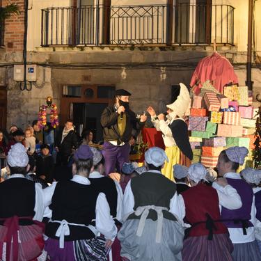 Olentzeroren eta Mari Domingiren etorrera, Ttarla dantza taldearekin