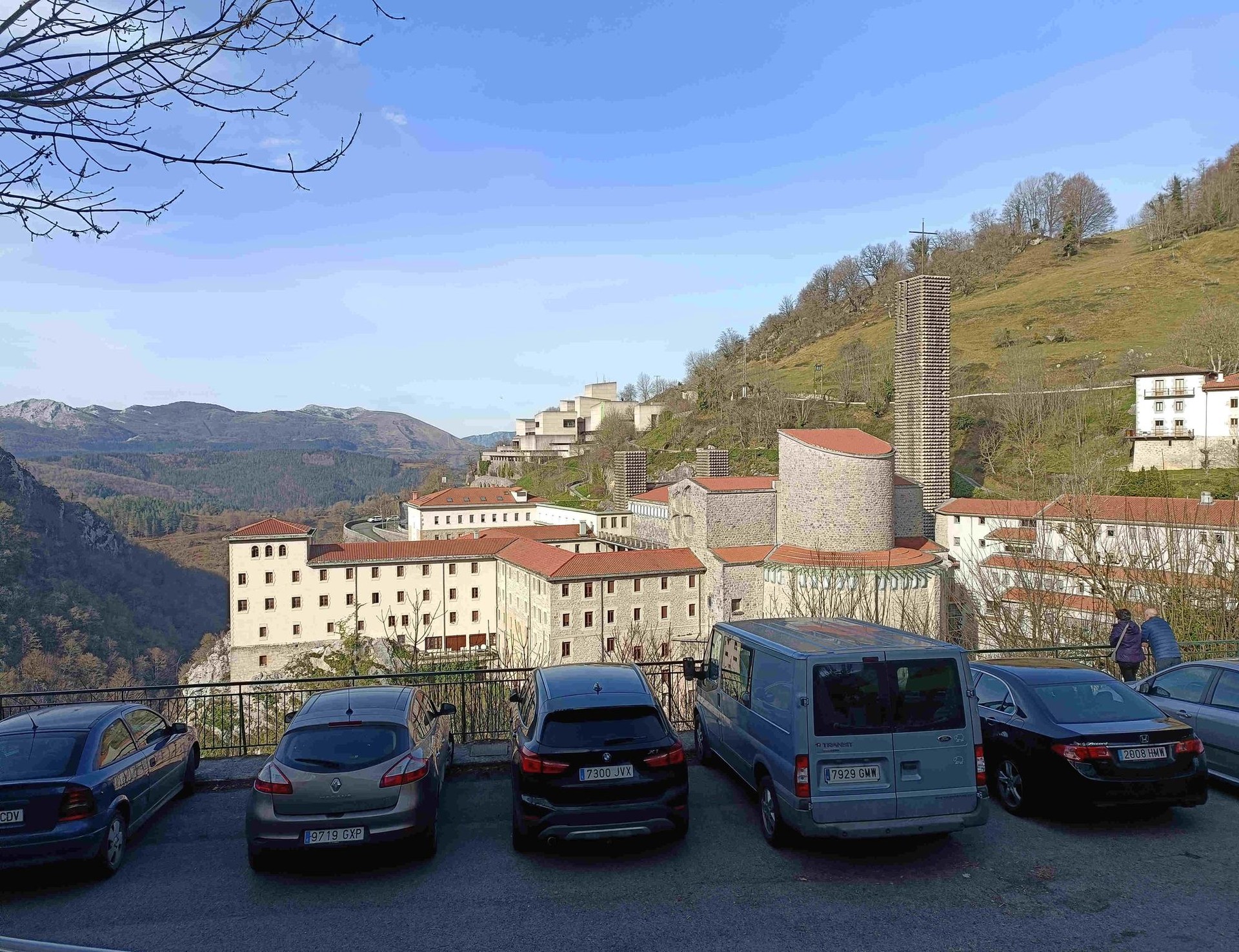 Arantzazura  irteera, etzi