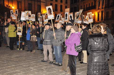 Sevilla II espetxeko presoen egoera gogoan, gaur, Donostiako Bulebarrean