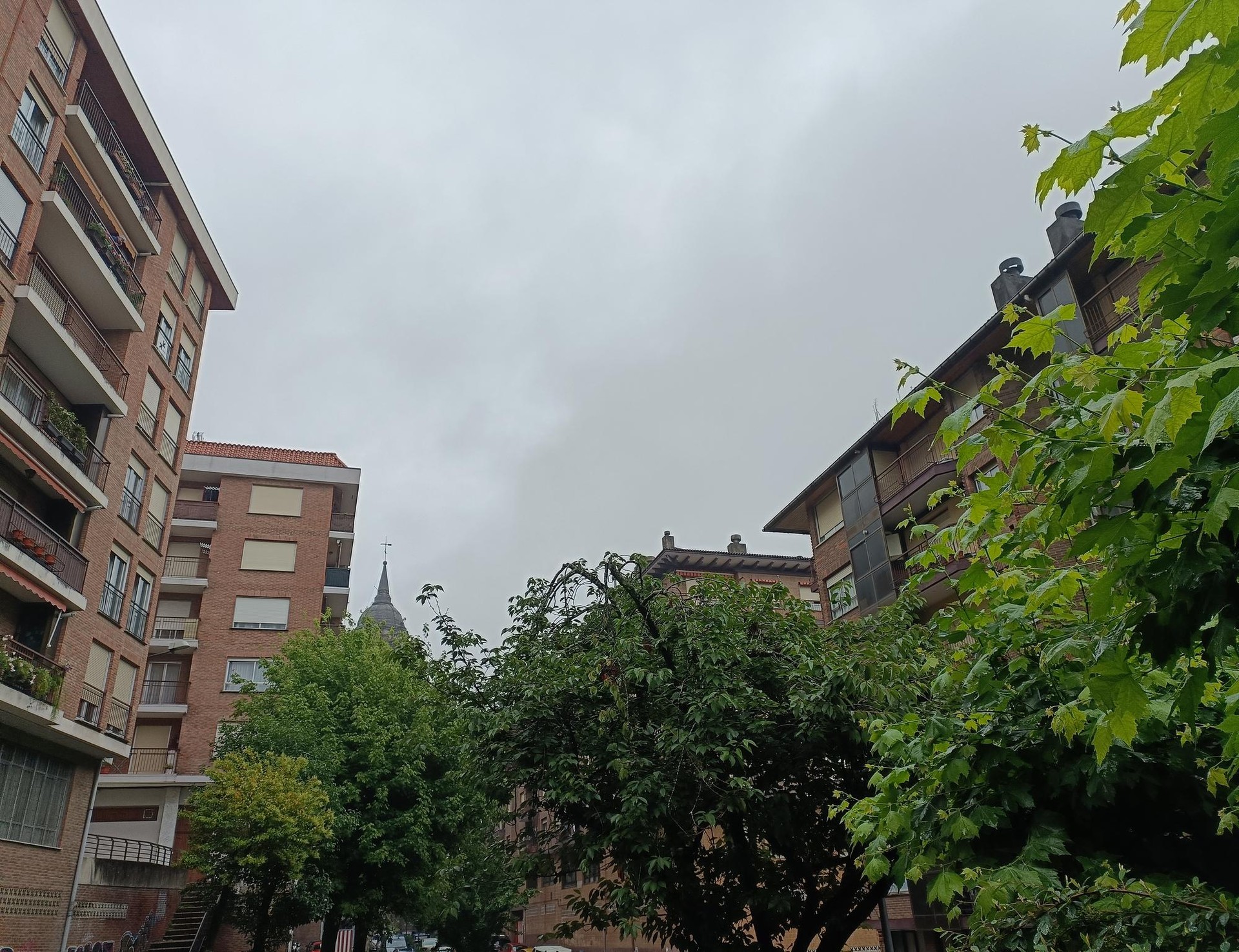 [EGURALDIA] Giro euritsua eta goibela goizean zehar eta hobetzera egingo du eguraldiak arratsaldetik