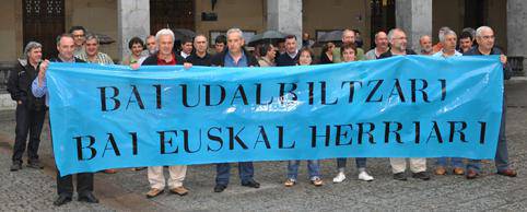Udalbiltzako auzipetuei 
babesa, Hernanin ere 