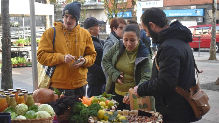 Bigarren eskuko eta Behemendiko azokak, gaur