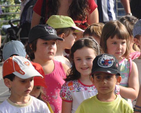 Izenematea zabalik, 
3-12 urte bitarteko neska-mutilentzat