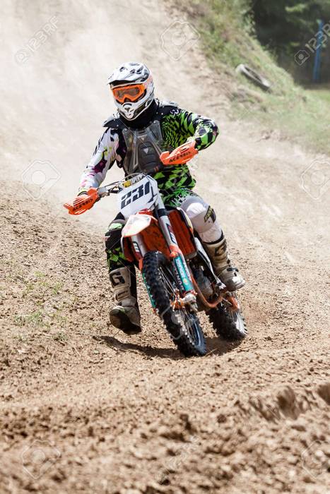 Motokross lasterketa  izango da etzi