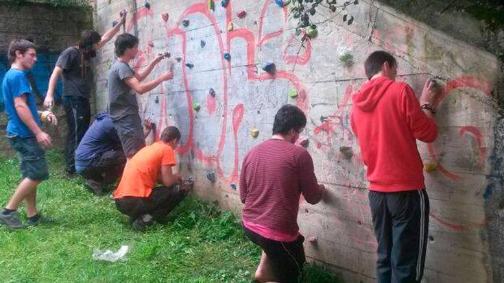 Ostegunean inauguratuko dute  boulderra edo eskalatzeko pareta