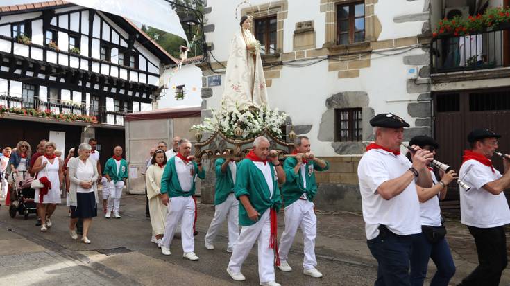 Sagardoa, dantza eta zezenak izanen dira protagonista gaurkoan, Goizuetan