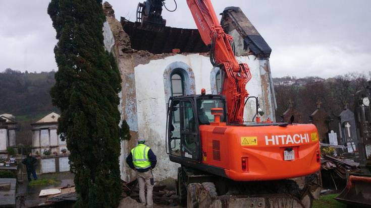 Hilerriko kapera bota zuten asteazkenean