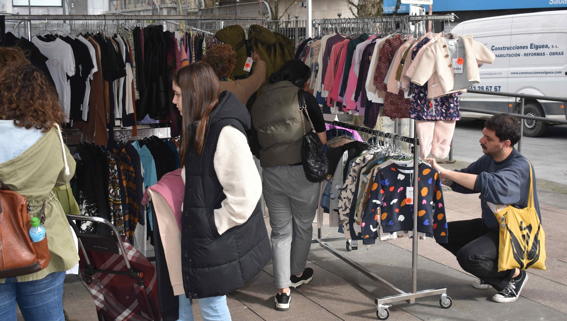 Neguko stock azoka jarriko dute bihar eta etzi Plaza Berrin, herriko 10 establezimenduren postuekin