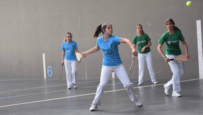 Uztailaren 18tik 22ra izango da epea zabalik, datorren denboraldian Ereñotzuko frontoia erabiltzeko ordua hartzeko