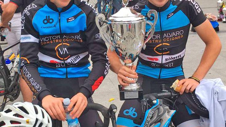 Anaien arteko lanari esker podiumera, Ibarran