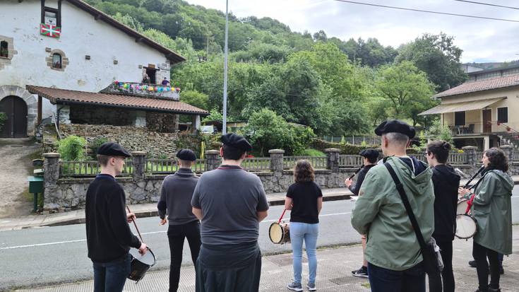 Etzi, San Antonio jaiei buruzko lehen bilera