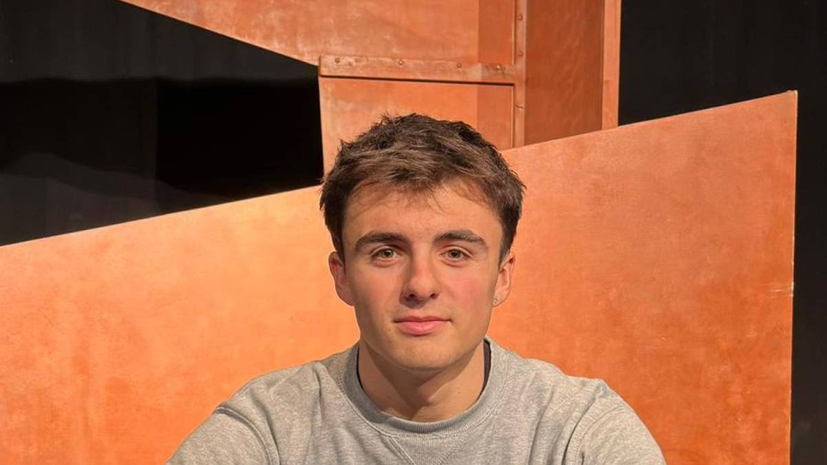 'Aitatxo' antzezlana eskainiko dute Biterin, Unax Uralde hernaniarra oholtzan dela