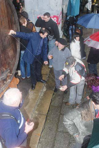 Bihar irekiko da 
Aizpea Goenagaren sagardo tragoarekin 