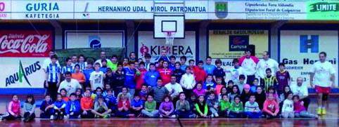 71 neska-mutil gerturatu ziren, eskubaloia ezagutzera 