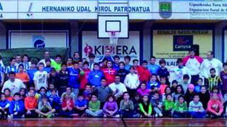 71 neska-mutil gerturatu ziren, eskubaloia ezagutzera 