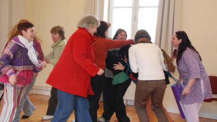Amher-en Aste Multikulturala 
gaur hasiko da ipuin kontaketarekin
