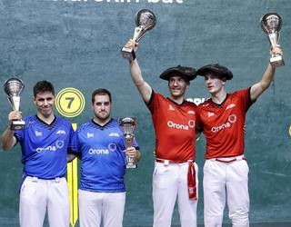 Ansak eta Zubirik jantzi zuten Binakako txapel preziatua