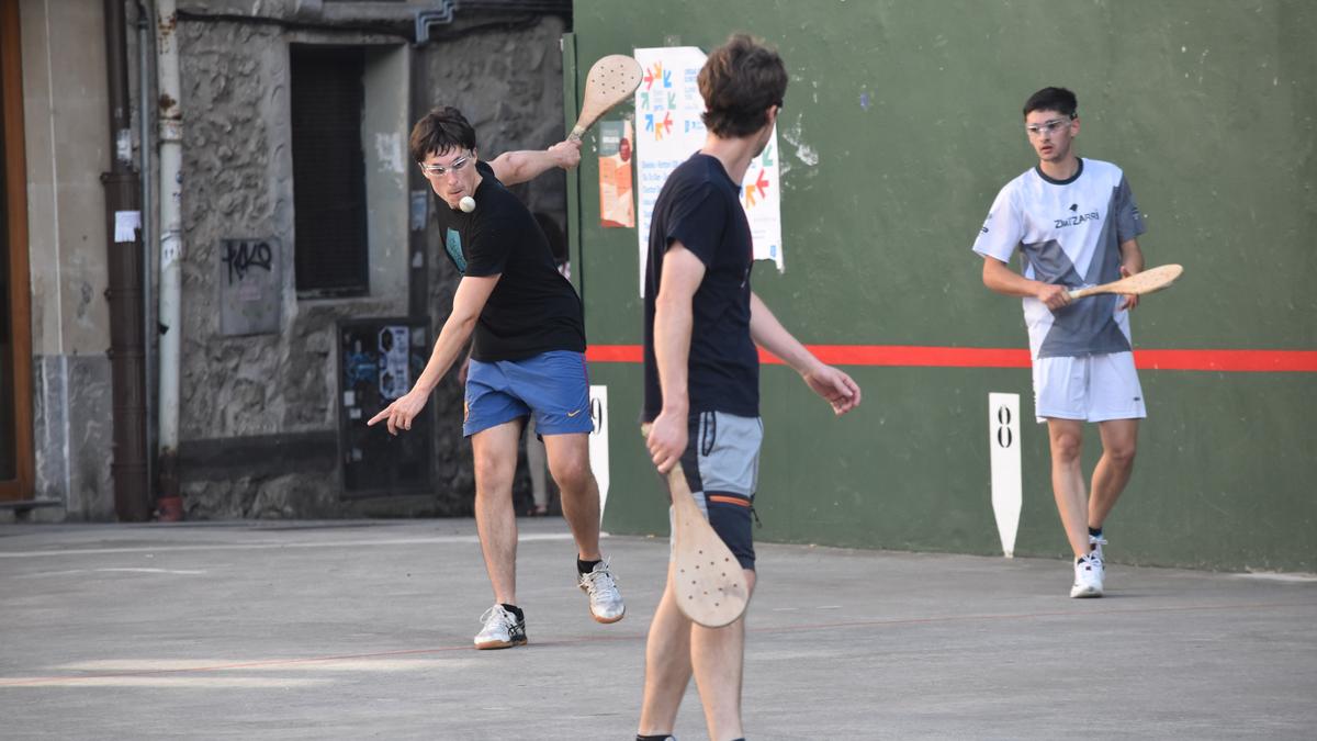 Datorren asteko partiduak, Tilos 7 Pasa txapelketan