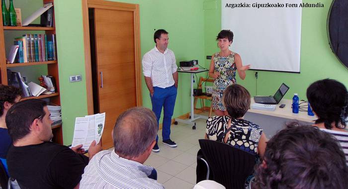 Garraioari eta turismoari buruz, sagardogileak