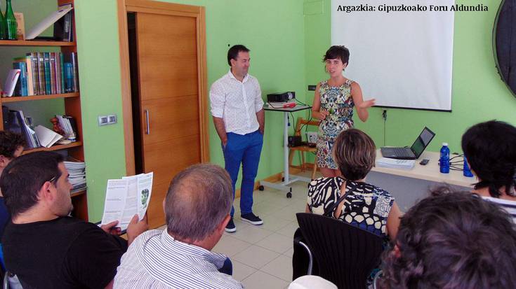 Garraioari eta turismoari buruz, sagardogileak