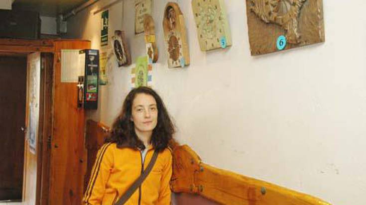 Maider Kalonjeren egur tailak Goiz Argi tabernan.