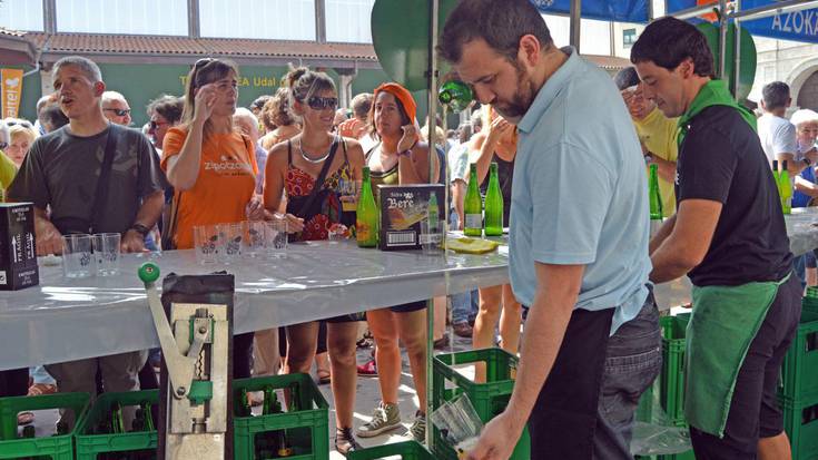 Omenaldiek eta festa gogoak markatu dituzte, Santioak