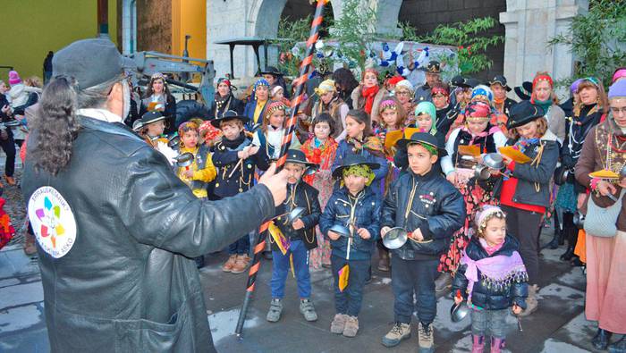 Lapiko eta zartagiek jarriko diete azken hotsa Inauteriei, Kaldereroen eskutik