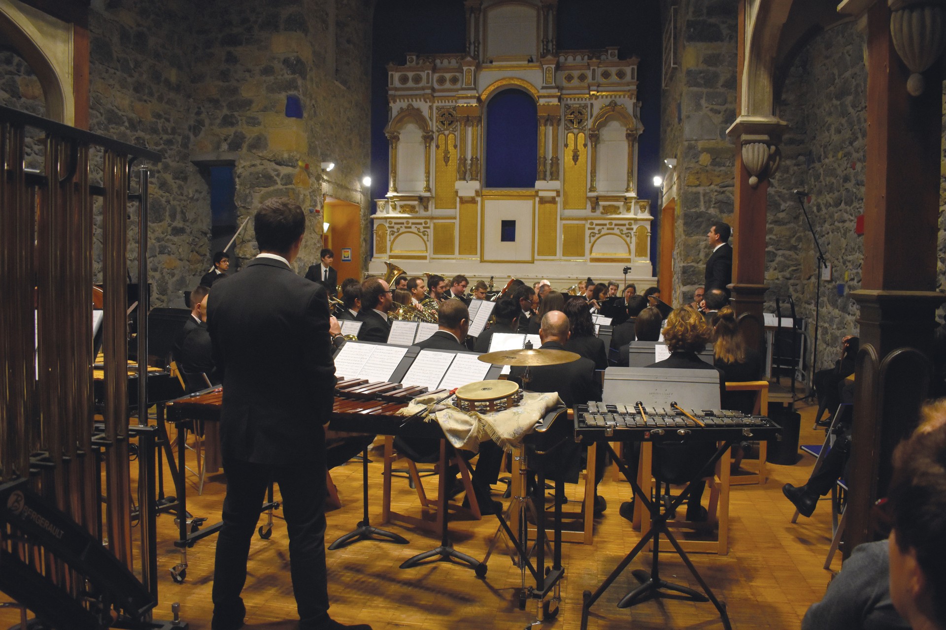 Atzo Musika Banda eta gaur txistulariak arkupetan